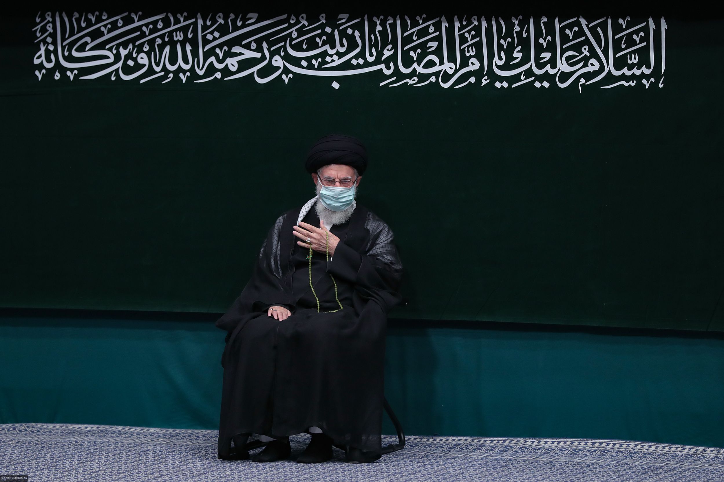 اعتراض مردم به صحبت‌های خامنه‌ای در رسانه‌های اجتماعی؛ نمایشی برای نشان دادن زنده بودن او