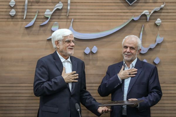 موقع إيراني: إقالة رئيس "مؤسسة الشهيد" بسبب "الجنسية المزدوجة" لأحد أبنائه