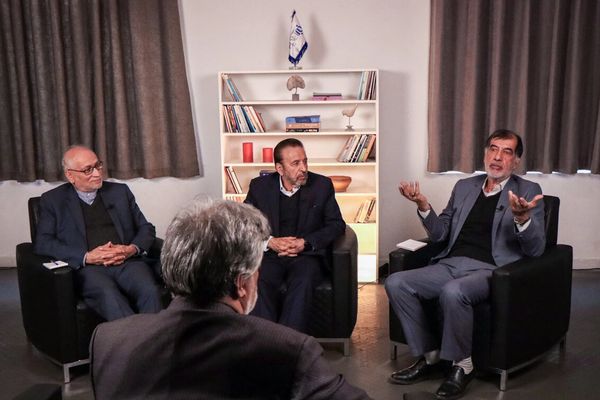 Key figures call for major change to resolve Iran's political, economic deadlock