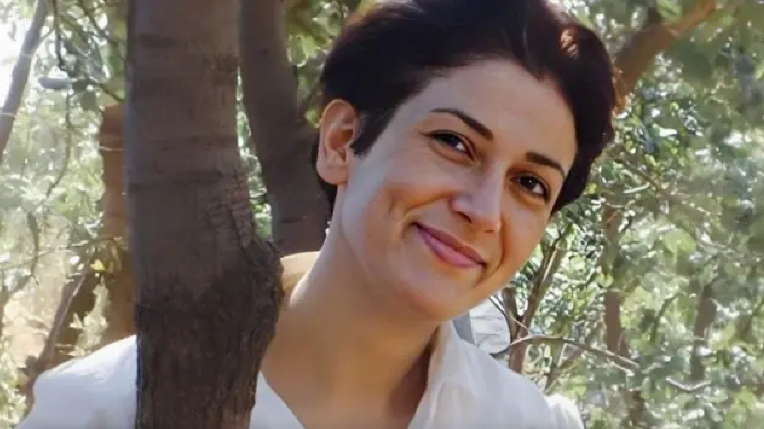 وقف تنفيذ حكم إعدام الناشطة الإيرانية بخشان عزيزي بعد إضراب المدن الكردية 