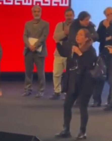 Zeynab Kazempour, who removed her headscarf during the annual assembly of Tehran Construction Engineering Organization on February 17, 2023