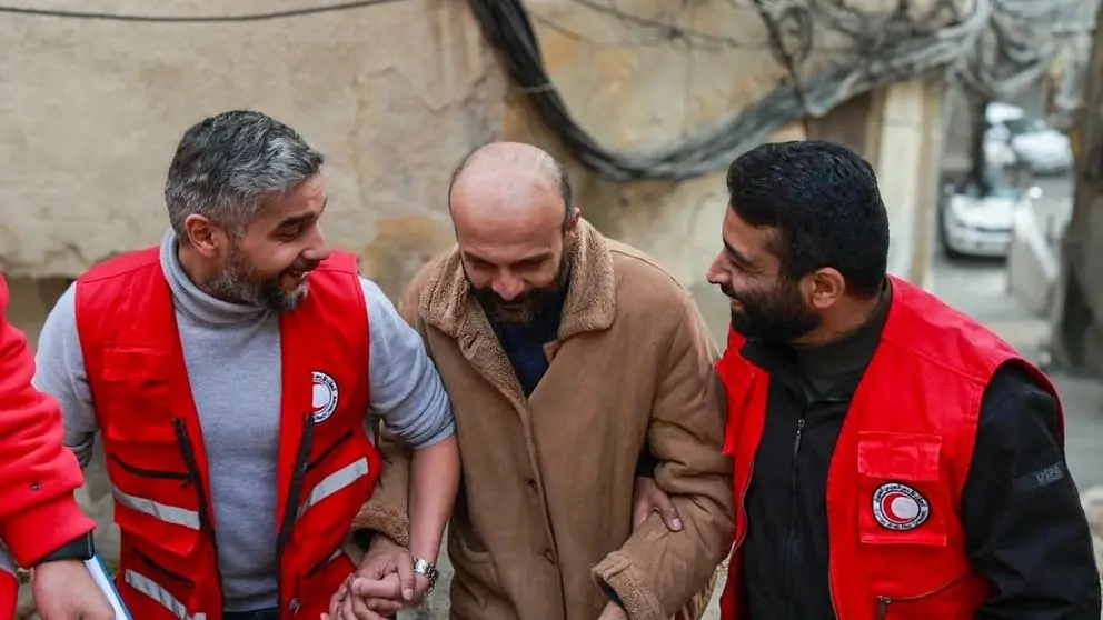 فرد «زندانی» در گزارشی از سی‌ان‌ان، افسر اطلاعات نیروی هوایی سوریه بود