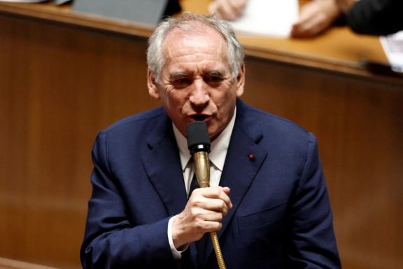 نخستوزیر فرانسه پس از اختلافات میان احزاب بر سر مهار بدهی دولت برکنار شد