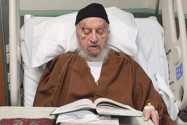 مرجع ديني إيراني بارز: الحرب مع "جبهة الاستكبار" لم تنتهِ ولا تزال مستمرة
