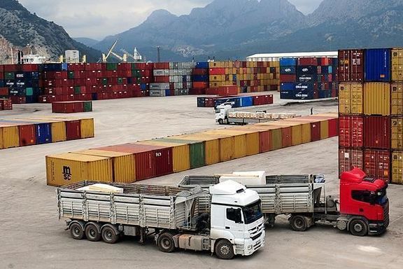 مرکز آمار ایران نرخ تورم كالاهای وارداتی را در پاییز امسال نسبت به پاییز سال گذشته ۵۸۸درصد اعلام کرد