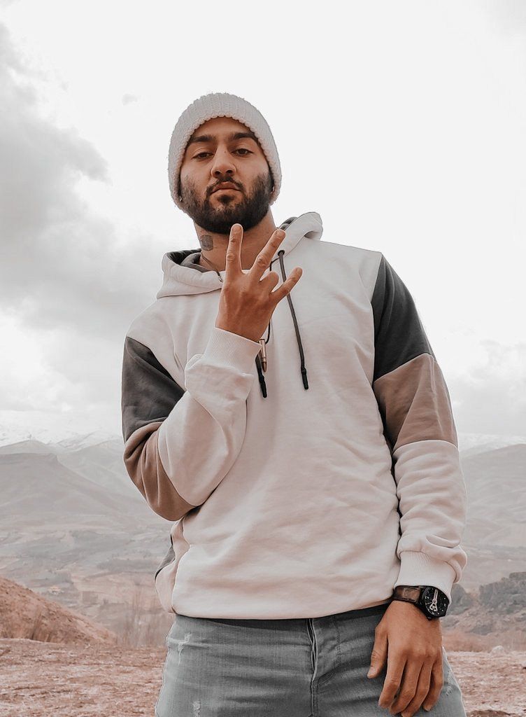 وکیل توماج صالحی: دستور داده‌اند کیفرخواست توماج صالحی با ۱۰ اتهام صادر شود