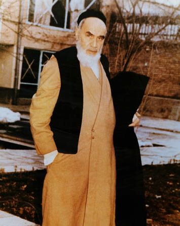 معاون پارلمانی ابراهیم رئیسی: خمینی یک شخصیت فرازمانی و فرامکانی است