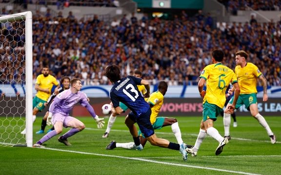 ژاپن ۱-۱ استرالیا؛ دیدار غولهای فوتبال آسیا برنده نداشت