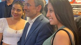 Turkish media and public embrace Ahmadinejad's visit