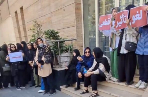 اعتراض به تاثیر نمرات تقلبی بر نتیجه کنکور با مصوبه شورای زیر نظر خامنه‌ای