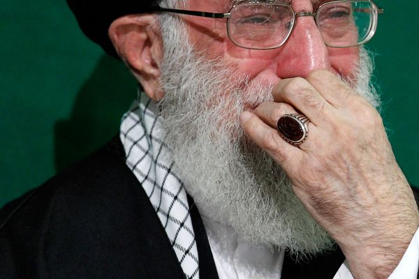 والاستریتژورنال درباره جنگ ۱۲ روزه: ترس تهران را فرا گرفته و خامنهای جداافتاده شده است