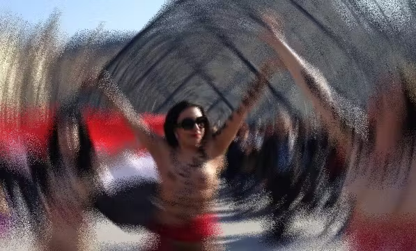  عکس «نود» زنان در شادی مرگ رئیسی؛ بازپس‌گیری بدن‌های سرکوب‌شده 