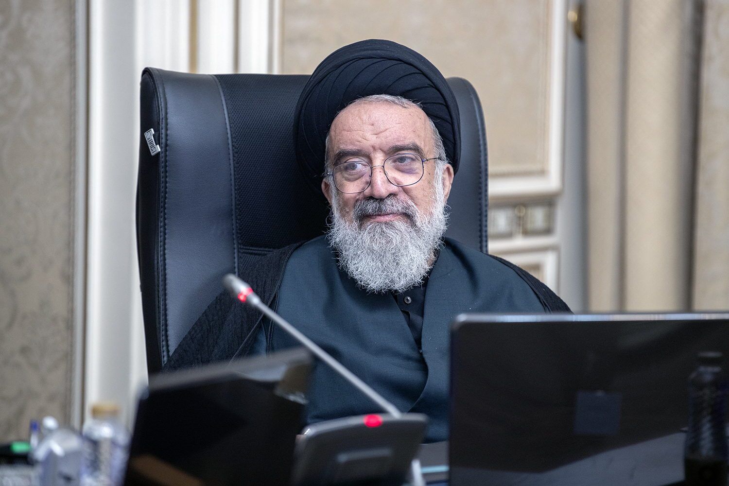 عضو جامعه مدرسین حوزه علمیه قم: متاسفانه برخی گمان می‌کنند حوزه کار نمی‌کند