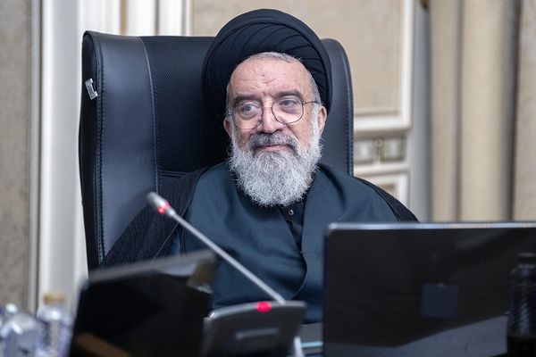 عضو جامعه مدرسین حوزه علمیه قم: متاسفانه برخی گمان میکنند حوزه کار نمیکند