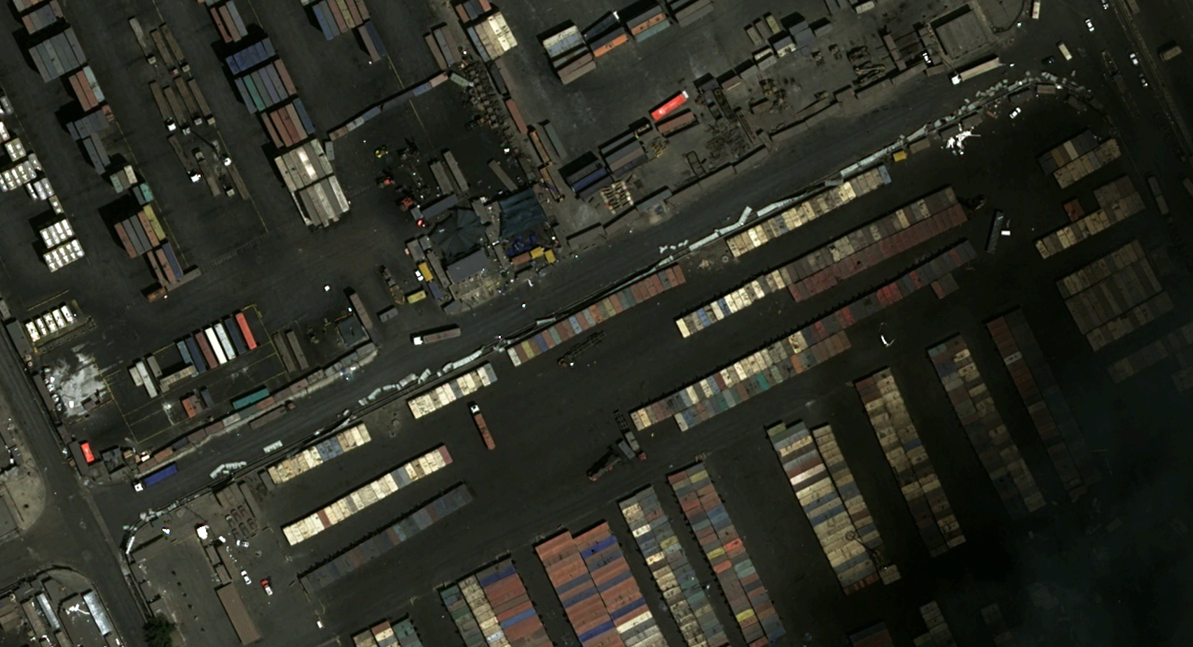 قطعه شماره ۴: محوطه اونیک در ضلع شمالی محوطه سینا با فاصله ۵۰۰ متری از کانون انفجار 