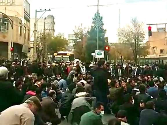 Iranian teachers began nationwide protests in 2021