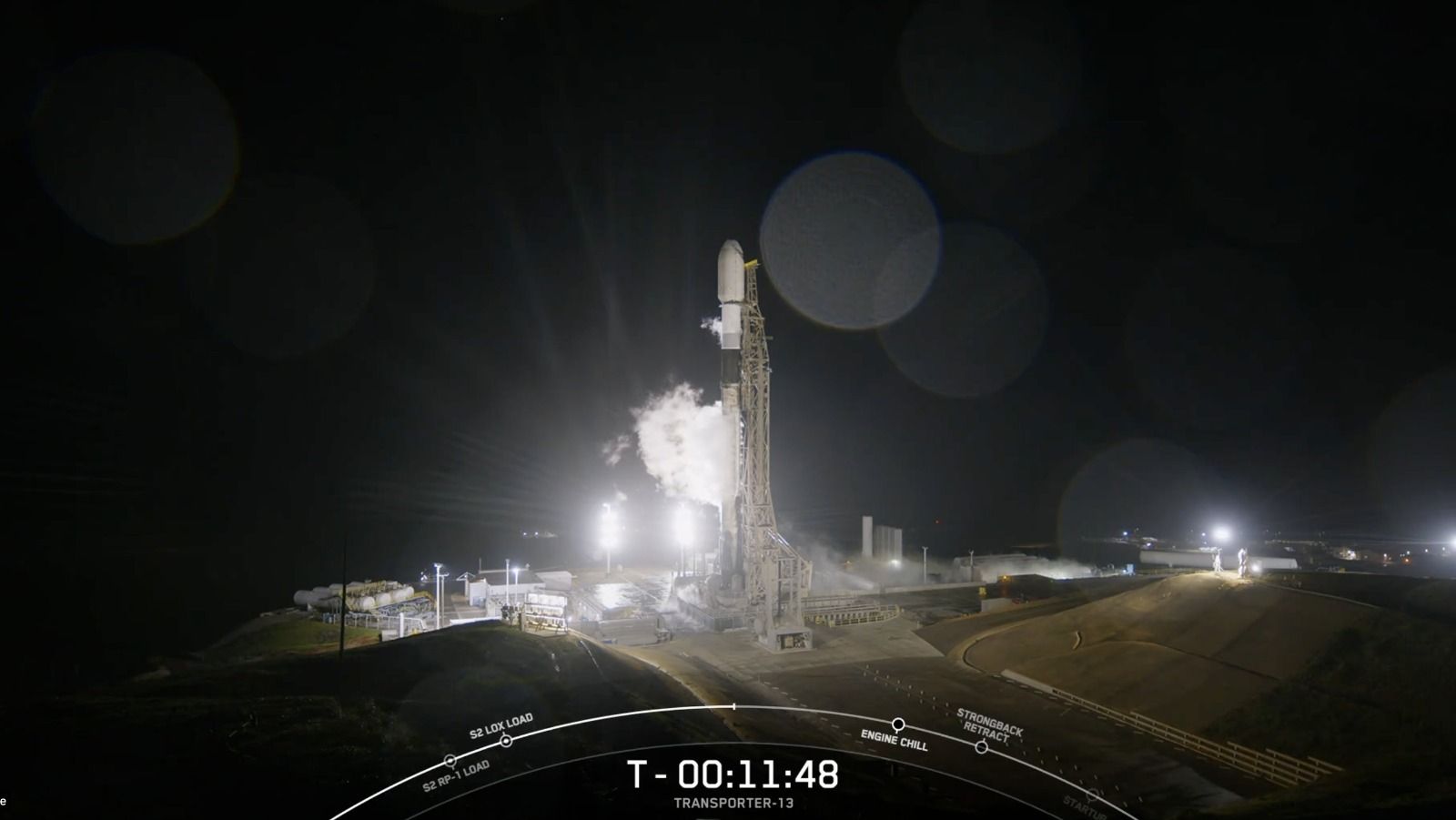 امارات متحده عربی ماهواره دیافراگم مصنوعی «اتحاد سات» را به فضا پرتاب کرد