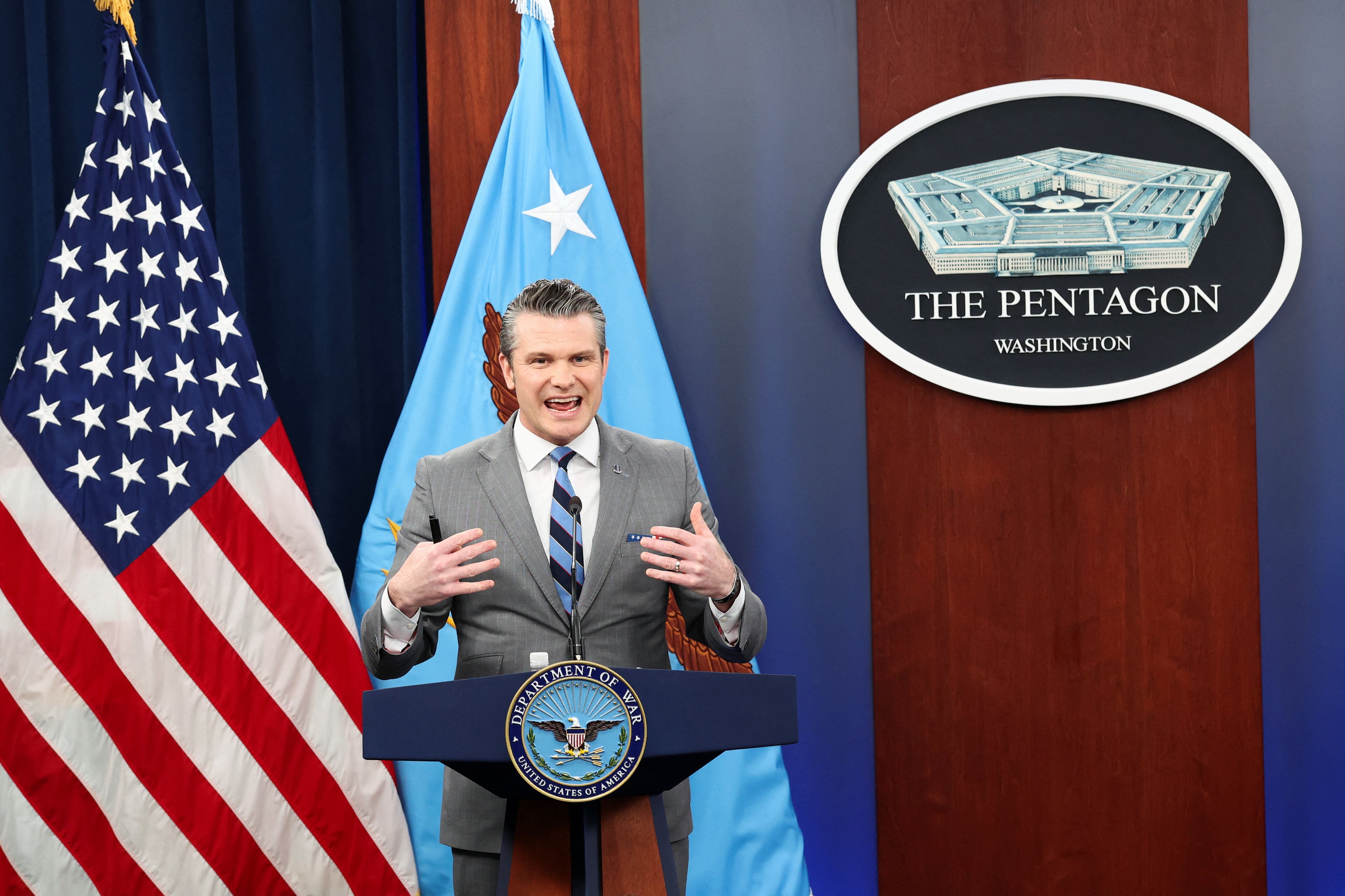 هگست به جمهوری اسلامی هشدار داد: مینگذاری نقض آتشبس خواهد بود