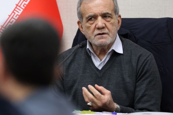 مسعود پزشکیان: به وزیر کشور ماموریت دادم با نماینده معترضان گفتوگو کند