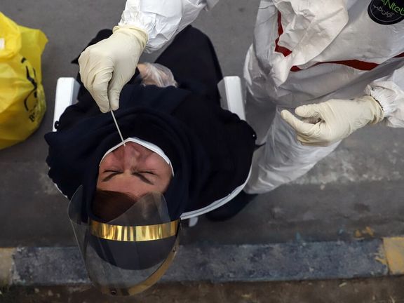 مقام ارشد وزارت بهداشت: تست منفی کرونا در آزمایشگاهها خرید و فروش میشود