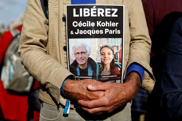 France says Iran sanctions hinge on detainees' release