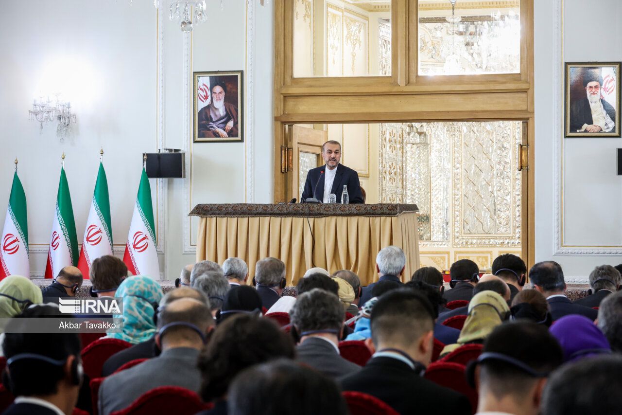 US Lawmaker Calls On Blinken To Revoke Iranian FM’s Visa