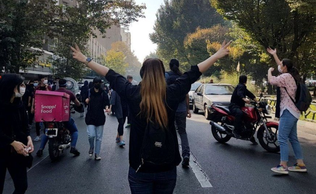 منظمات إيرانية: ليس لدينا خيار سوى مواصلة ثورة "المرأة.. الحياة.. الحرية"