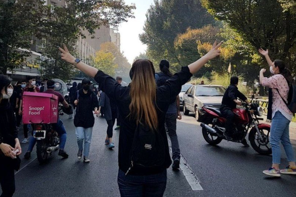 منظمات إيرانية: ليس لدينا خيار سوى مواصلة ثورة "المرأة.. الحياة.. الحرية"