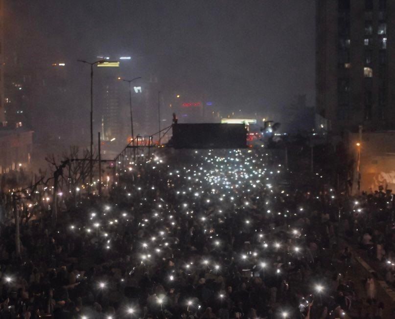 شاهزاده رضا پهلوی: امشب ساعت ۶ به صورت گروهی به خیابان‌ها بروید