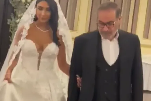 صحيفة تابعة للحرس الثوري تبحث عمن سرب الفيديو وتمدح سلوك شمخاني خلال الحفل