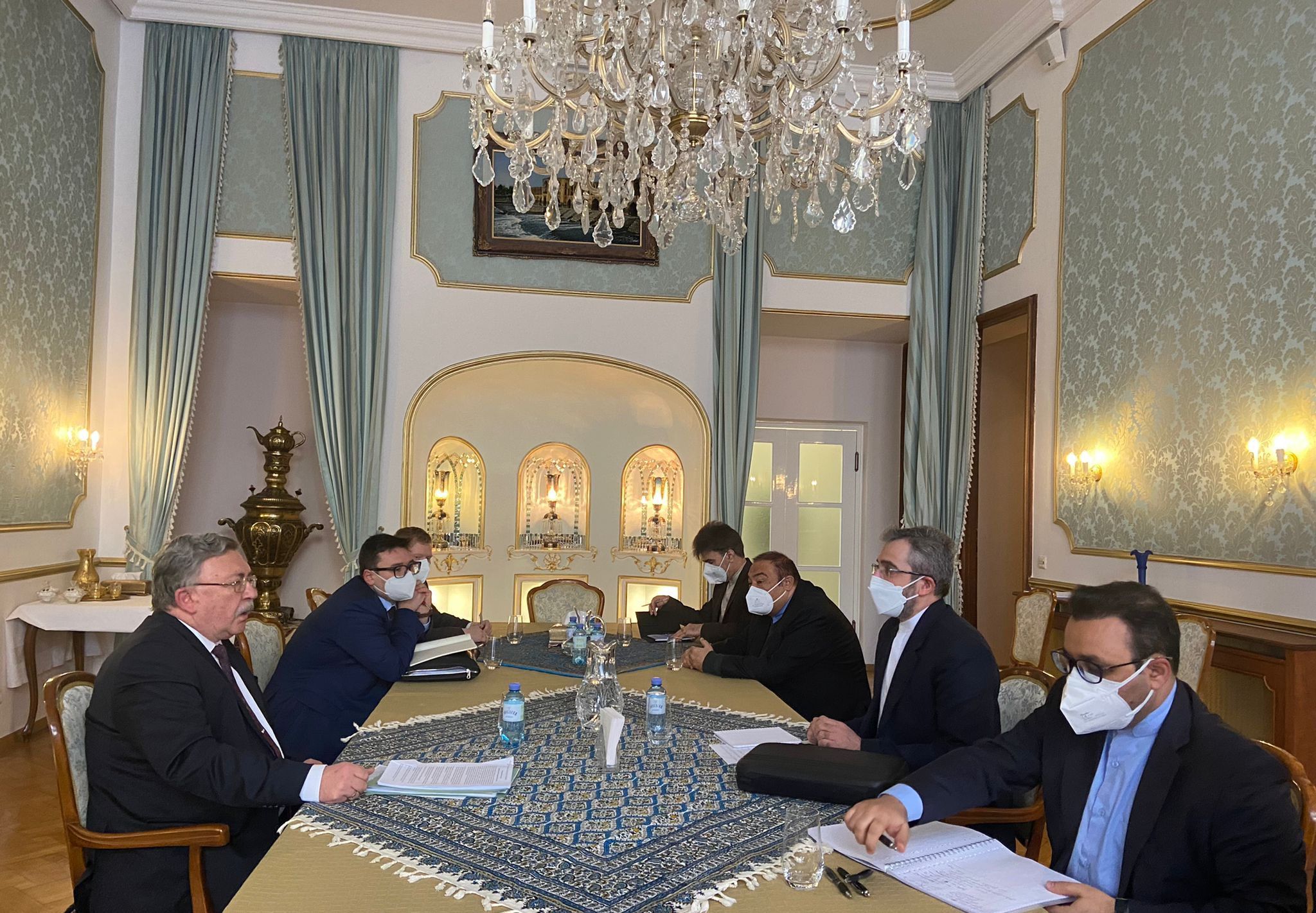 شمخانی: هر لحظه سختی کار در مذاکرات وین بیشتر می‌شود؛ اولیانوف: همه ارزیابی‌ها مثبت است