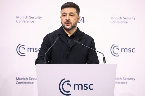 زلنسکی از پیام آمریکا مبنی بر تحقق سریع صلح در صورت عقبنشینی کییف از دونباس خبر داد