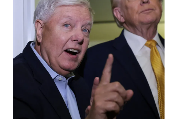 ليندسي غراهام: إذا استمر قمع المتظاهرين فقد يصدر ترامب أمرًا باغتيال خامنئي