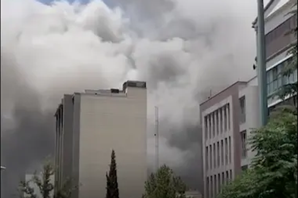 في اليوم الـ11 للحرب: إسرائيل تقصف سجن إيفين ومؤسسات أمنية تابعة للنظام الإيراني