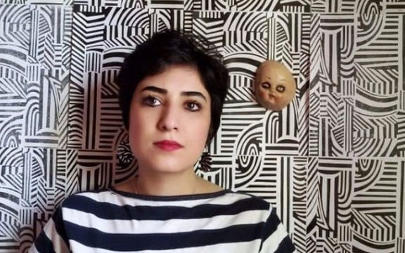 وکیل آتنا فرقدانی از انتقال این فعال مدنی به بیمارستان در پی ضرب و جرح در زندان خبر داد