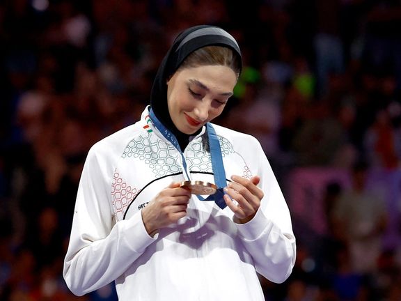 هادی ساعی: مبینا نعمتزاده اینستاگرامش را بست، گفتیم درباره دانشگاه هم مصاحبه نکند