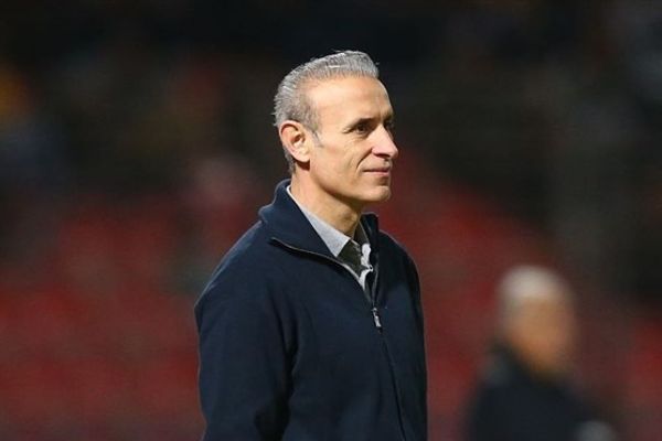 یحیی گلمحمدی: سرزمین من در شکاف زخمهایت بذر کاشتهایم، روزی سراسر گلستان خواهی شد