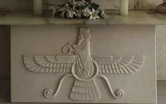 نهادهای امنیتی اقلیتهای مذهبی را برای محکومیت خیزش انقلابی تحت فشار قرار دادهاند