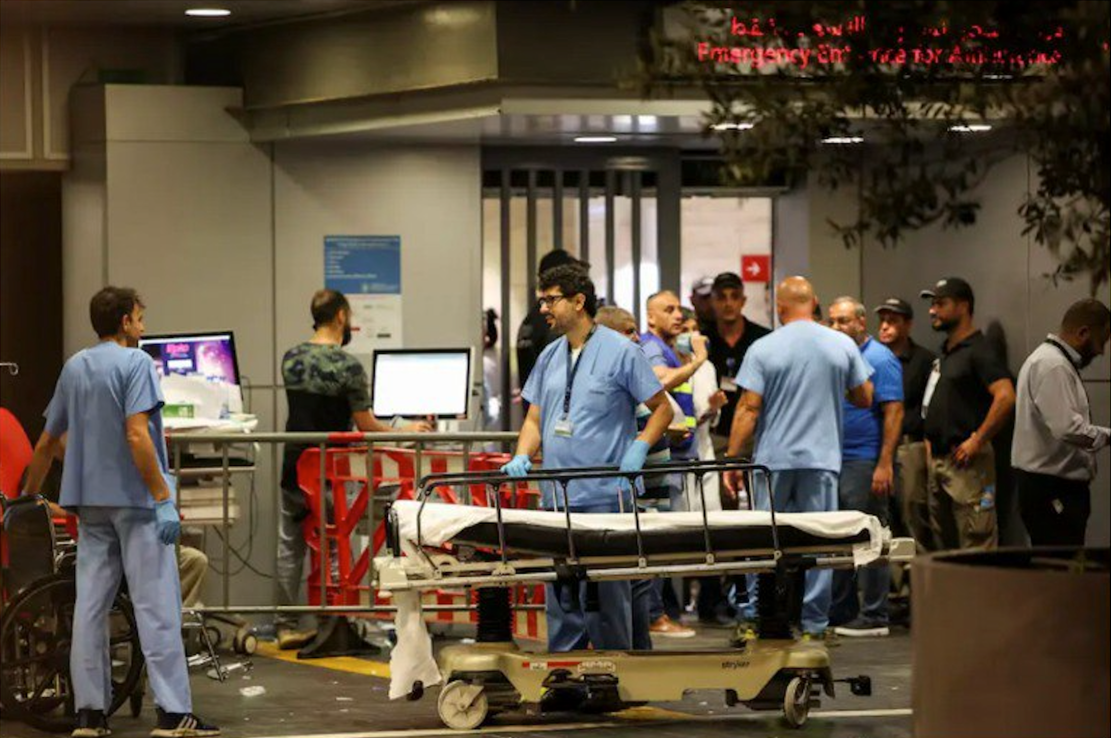 وكالة إيرانية تتحدث عن تدهور حالة سفير طهران في بيروت ونقص المعدات الطبية في لبنان