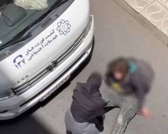 شهرداری تهران: زنی که ماموران گشت فوریت اجتماعی تهران روی زمین کشیدند حالت طبیعی نداشت