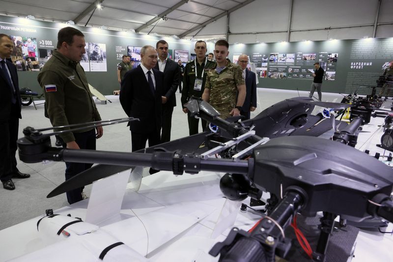 ترامپ: زلنسکی نبايد مسکو را هدف قرار دهد