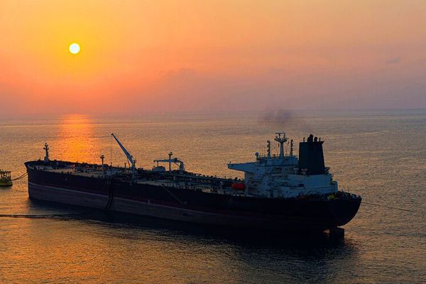 واشنطن تفرض عقوبات على تسع ناقلات نفط وثماني شركات مرتبطة بإيران