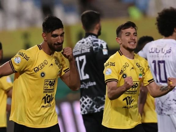 سپاهان ۳ - یک هوادار؛ اصفهانیها صدر جدول را از دست نمیدهند