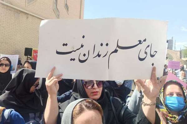 چند فعال صنفی حین عیادت از یک معلم در نورآباد ممسنی بازداشت شدند