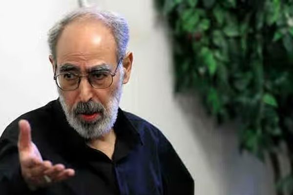 معارض إيراني من داخل السجن: تعيين مجتبى خامنئي مرشدًا “مسرحية فاضحة ومضحكة"