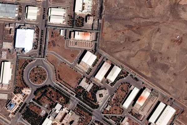 سمافور: نابودی سایتهای اتمی ایران با یگانهای عملیات ویژه، یکی از گزینههای آمریکا است