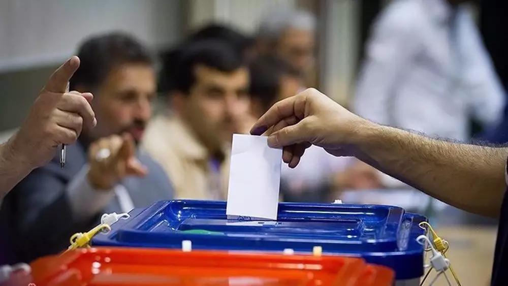 مع اقتراب الانتخابات البرلمانية في إيران.. تزايد دعوات المقاطعة وصراع على منصب المرشد