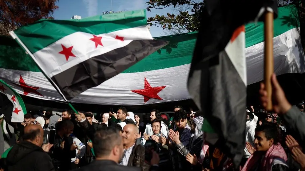 «پرچم استقلال» در سوریه جایگزین پرچم فعلی این کشور می‌شود