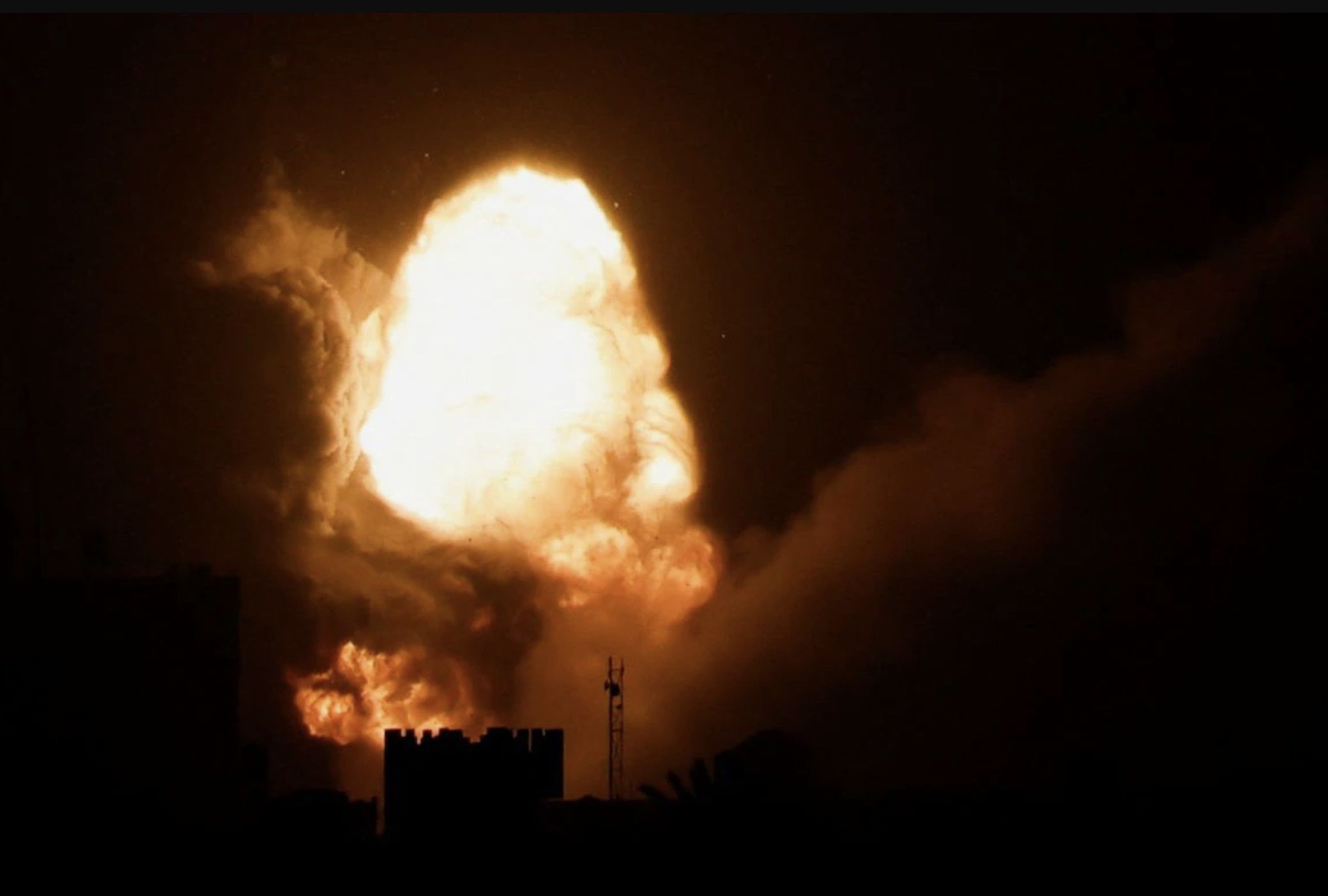 ارتش اسرائیل یک سایت زیرزمینی تولید موتور راکت در غزه را هدف قرار داد