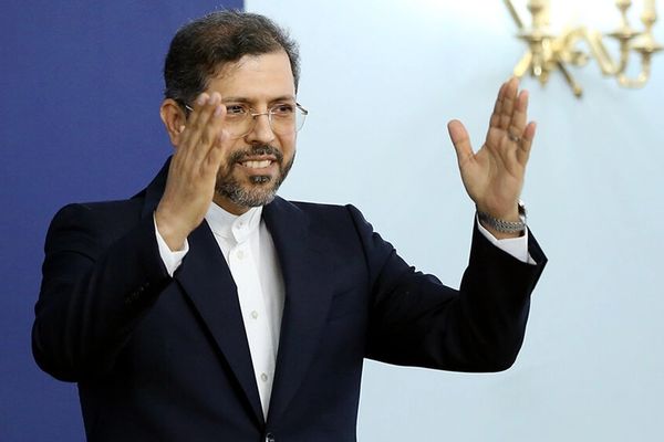 نائب وزير الخارجية الإيراني: برنامجنا النووي مازال "سليمًا" وسنواصل حمايته